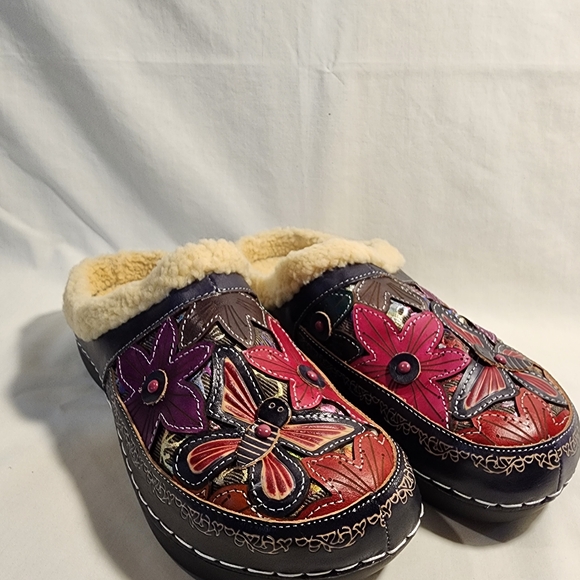 Floral Embroidered Mules with Faux Fur Lining - Picture 3 of 4